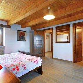 4 bedroom villa with pool near Svetvinčenat, Istria, sleeps 10